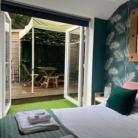 Stylish & Cosy Margate Escape With Hot Tub And Log Burner Dogs Welcome Dış mekan fotoğraf