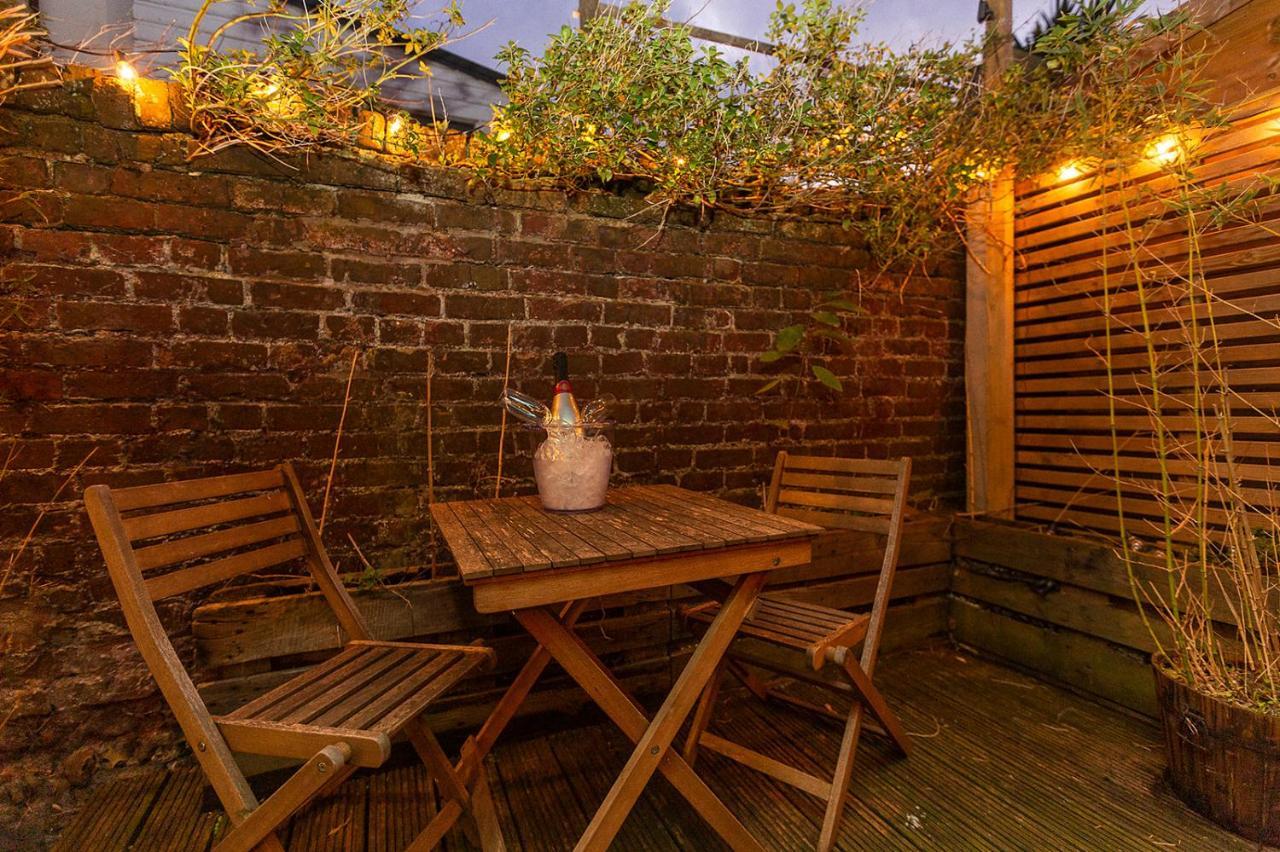 Stylish & Cosy Margate Escape With Hot Tub And Log Burner Dogs Welcome Dış mekan fotoğraf