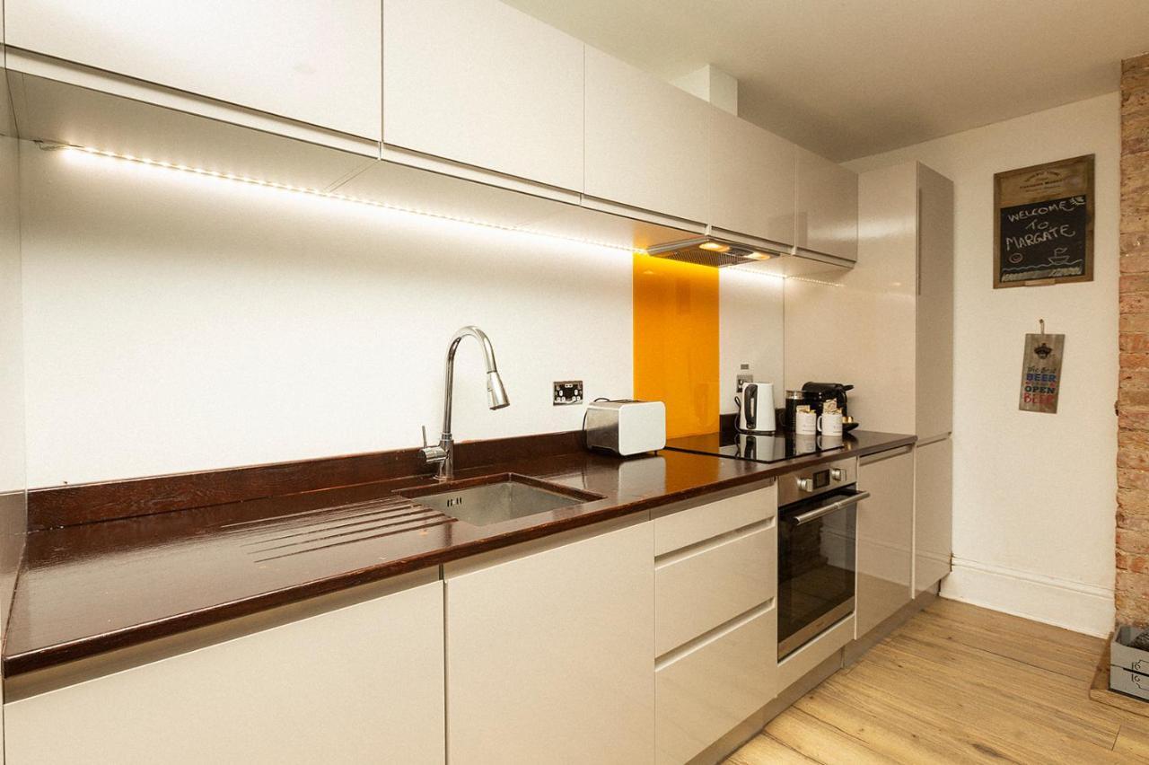 Stylish & Cosy Margate Escape With Hot Tub And Log Burner Dogs Welcome Dış mekan fotoğraf
