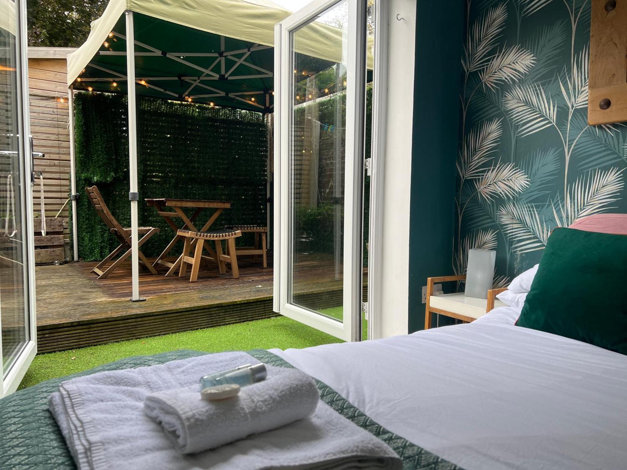 Stylish & Cosy Margate Escape With Hot Tub And Log Burner Dogs Welcome Dış mekan fotoğraf