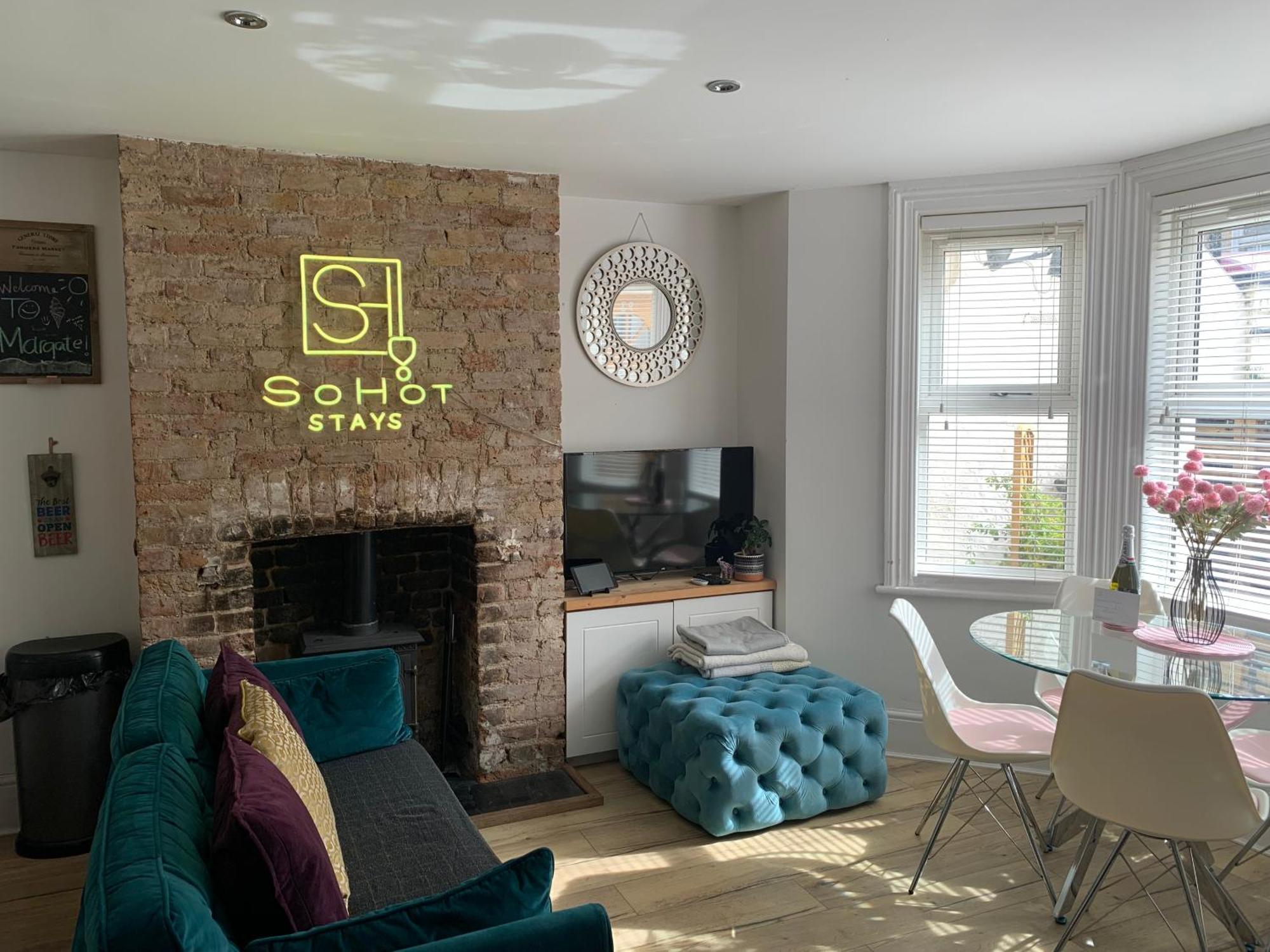 Stylish & Cosy Margate Escape With Hot Tub And Log Burner Dogs Welcome Dış mekan fotoğraf